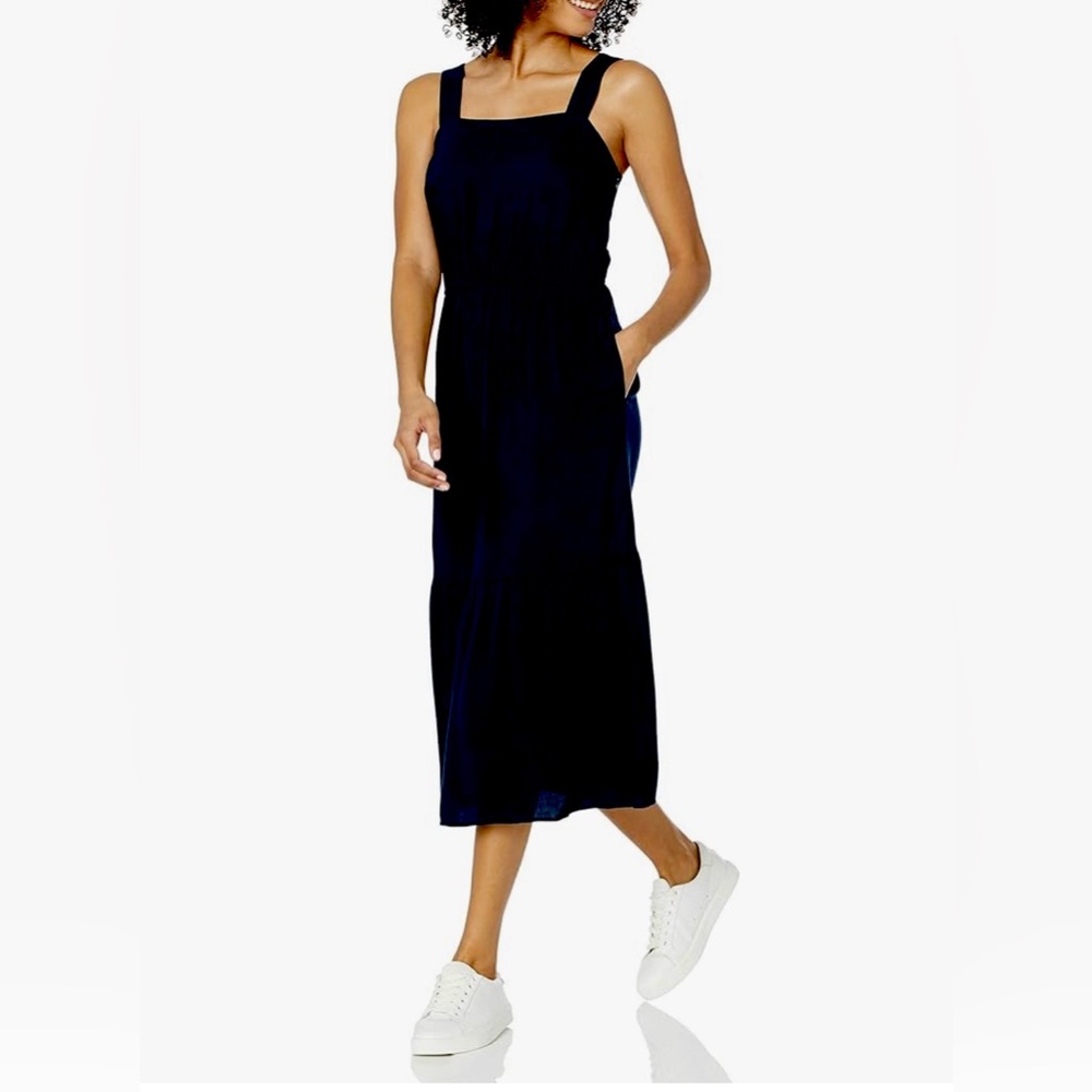 Black Sleeveless Dress